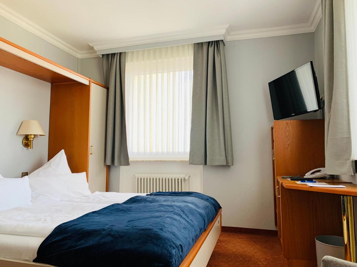 Seehotel Neue Liebe คุกซ์ฮาเวน ภายนอก รูปภาพ