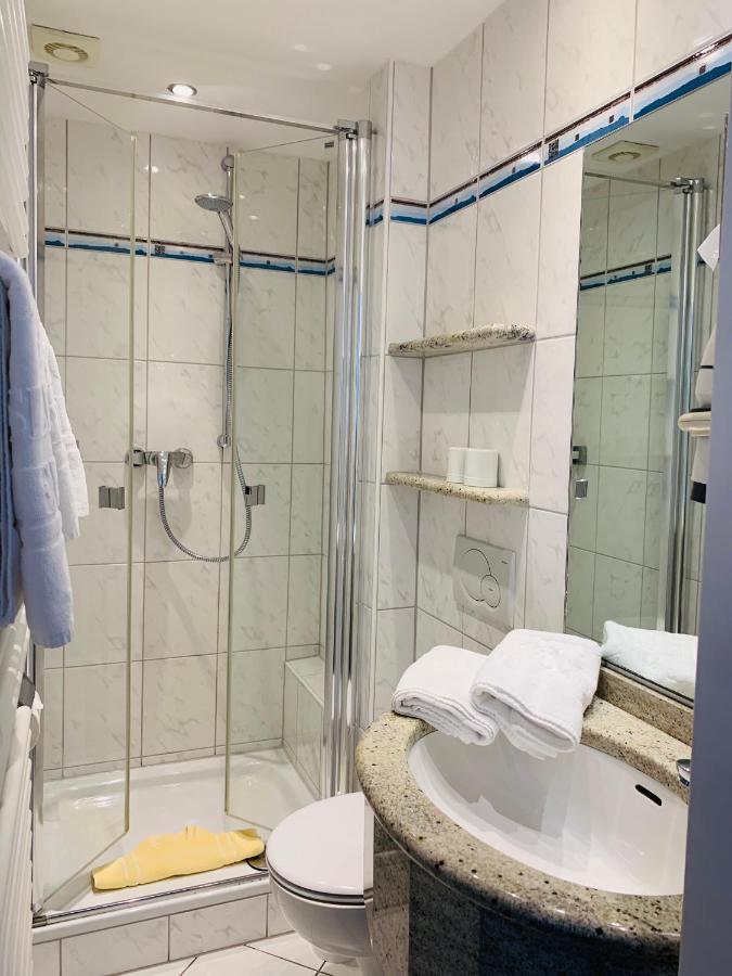 Seehotel Neue Liebe คุกซ์ฮาเวน ภายนอก รูปภาพ
