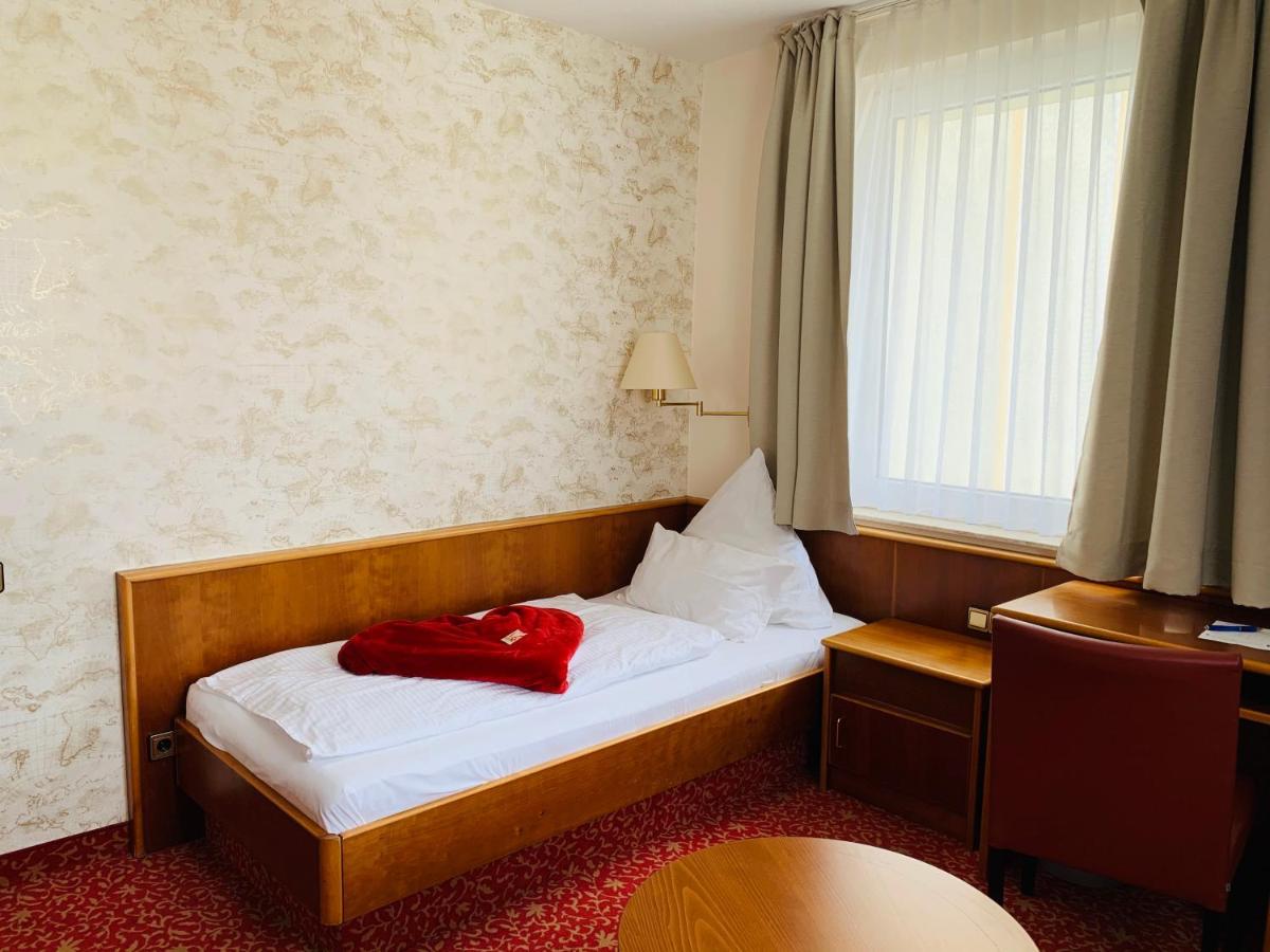 Seehotel Neue Liebe คุกซ์ฮาเวน ภายนอก รูปภาพ
